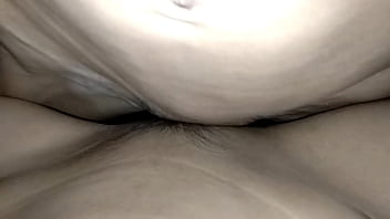 หัวนมที่สวยงามและหีที่ขาวแหกหีสาวนักศึกษาเย็ดจนแตดใน