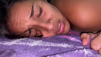 Me follo a la enpliada de my mujer x su coño