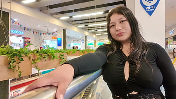 Encontré a valentina en el centro comercial