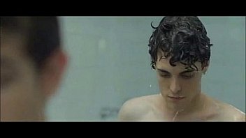 Desnudos En Películas Gay thumbnail
