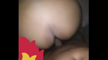 Gosto como ele brinca com o meu rabao