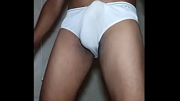 Batendo Uma De Cueca thumbnail
