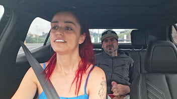 Motorista de app pega passageiro se masturbando por trás