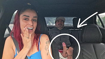 Motorista de app pega passageiro se masturbando por trás