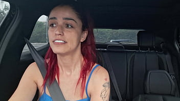 Motorista de app pega passageiro se masturbando por trás