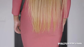 Kinuski milf real estate agen