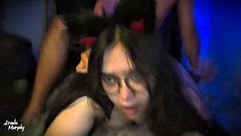 Soy una gata muy puta que le encanta tener la verga adentro