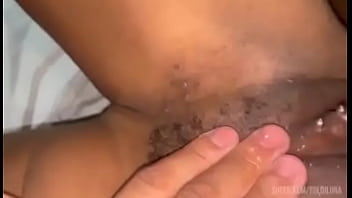 Corno chama negão dotado pra fuder a esposa no motel