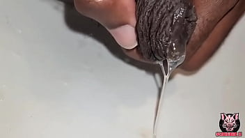 Pra quem tem sede de mijo #mijo #piss #fetiche #fetish #uncut Pra quem tem sede de mijo #mijo #piss #fetiche #fetish #uncut
