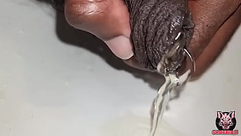 Pra quem tem sede de mijo #mijo #piss #fetiche #fetish #uncut