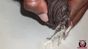 Pra quem tem sede de mijo #mijo #piss #fetiche #fetish #uncut