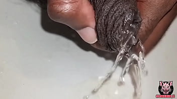 Pra quem tem sede de mijo #mijo #piss #fetiche #fetish #uncut