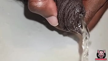 Pra quem tem sede de mijo #mijo #piss #fetiche #fetish #uncut Pra quem tem sede de mijo #mijo #piss #fetiche #fetish #uncut
