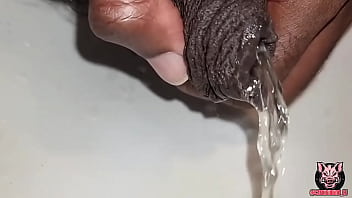 Pra quem tem sede de mijo #mijo #piss #fetiche #fetish #uncut