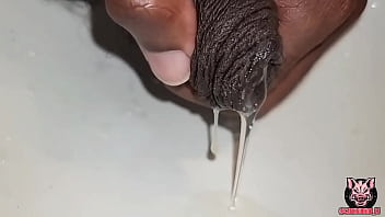 Pra Quem Tem Sede De Mijo #mijo #piss #fetiche #fetish #uncut thumbnail