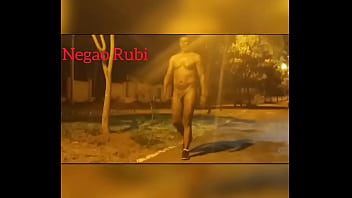 Uma caminhada pela praça um dia normal rs