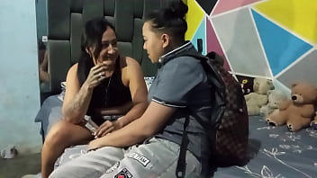 Que rico me encanta ser sorprendida asi con tu lengua lamiendo mi concha