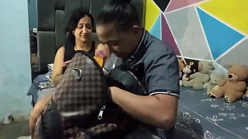 Que rico me encanta ser sorprendida asi con tu lengua lamiendo mi concha Que rico me encanta ser sorprendida asi con tu lengua lamiendo mi concha