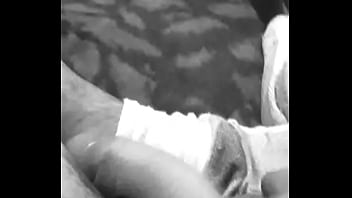 Me la jalo mientras la gordis se pone guapa para una culiada