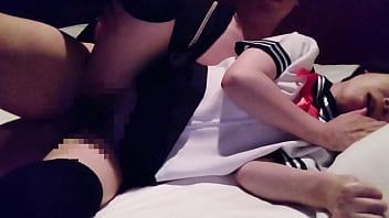 セーラー服の女の子に中出し　素人撮影　コスプレ　フェラ　クンニ　手マン