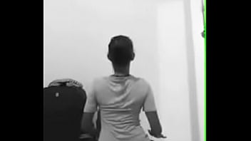 Gata safada rebolando gostoso 1