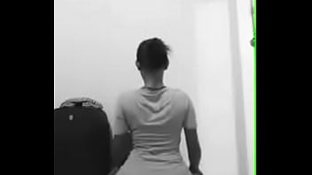 Gata safada rebolando gostoso 1