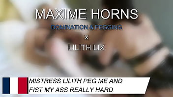 Son gode m’ouvre elle m’attrape par la gorge me claque et me baise comme un soumis bien dressé je gémis Son gode m’ouvre elle m’attrape par la gorge me claque et me baise comme un soumis bien dressé je gémis