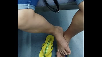 Mature latina girl in hawaianas shoeplay