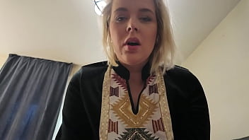 üvey oğluna cinselliği öğreten sarışın kaltak deneyimlerini sikişerek yansıtıyor