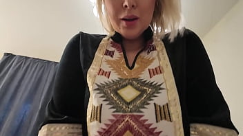 üvey oğluna cinselliği öğreten sarışın kaltak deneyimlerini sikişerek yansıtıyor