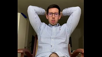 Just arrived from work anyone makes me a relax massage more content here ⬇️