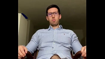 Just arrived from work anyone makes me a relax massage more content here ⬇️