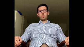 Just arrived from work anyone makes me a relax massage more content here ⬇️