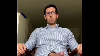 Just arrived from work anyone makes me a relax massage more content here ⬇️