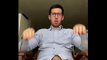 Just arrived from work anyone makes me a relax massage more content here ⬇️