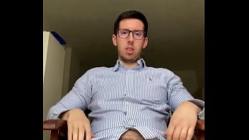 Just arrived from work anyone makes me a relax massage more content here ⬇️