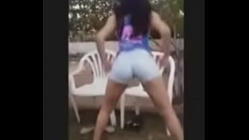 Ninfeta virgem rebolando 21