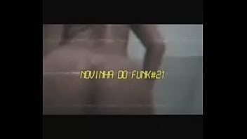 Ninfeta virgem rebolando 21