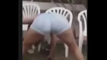 Ninfeta virgem rebolando 21