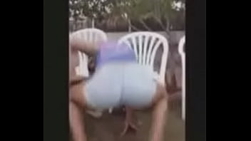 Ninfeta virgem rebolando 21