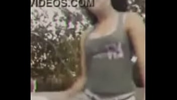 Ninfeta virgem rebolando 21