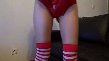 Elle se denude devant son copain Elle se denude devant son copain