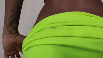 Gostosa dançando pelada