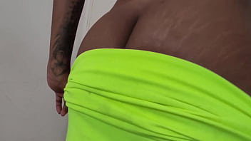 Gostosa dançando pelada