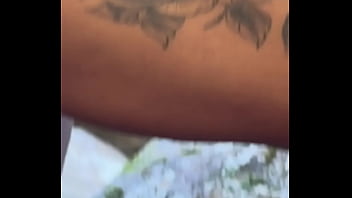 Primeira vez da coroa de 45 anos dando pro novinho na cachoeira