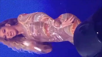 Sexy tribute to queen b