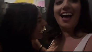 Throwback to the 2nd time thesaraharabic pulled me into the bathroom for girl time