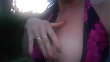 Hummm je rentre vite et on se retrouveje suis bien excitée on va s'amuser