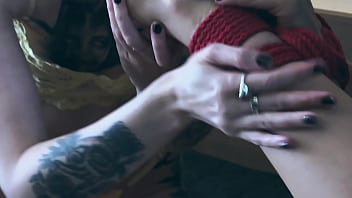 I like getting tied up while my feet are worshipped