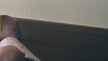 I like getting tied up while my feet are worshipped